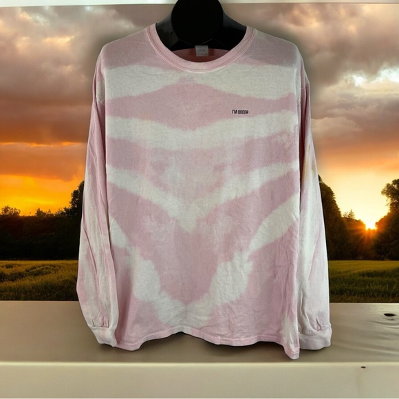 🏳️‍🌈 Pink Long Sleeve T-Shirt That Says “I’m Queer” on the front 🏳️‍⚧️ size L - Picture 9 of 9